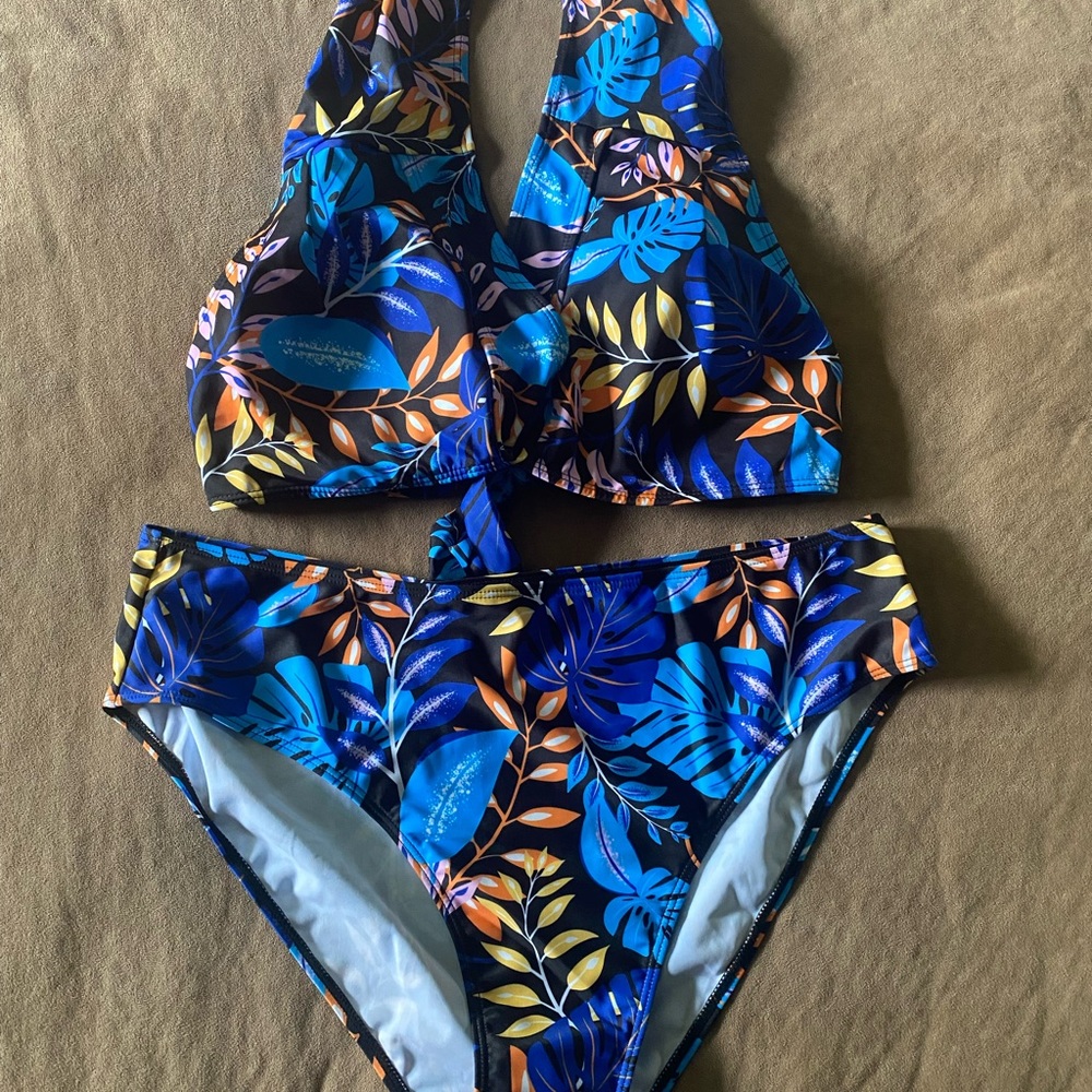 Women’s Plus Size Halter Bikini